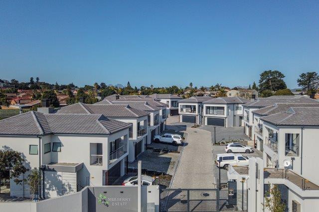 3 Bedroom Property for Sale in Protea Heights Western Cape